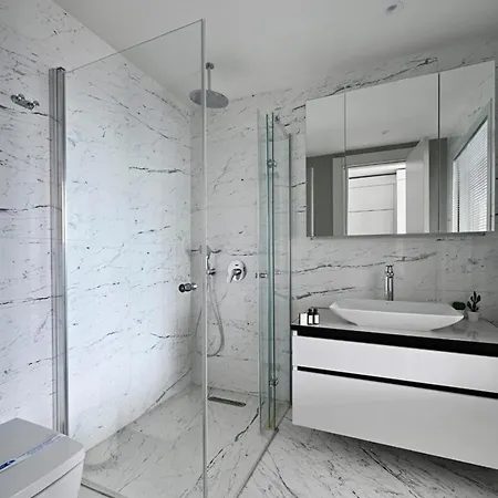 Cool Bright W Parking Poolviews! #238 Apartment *