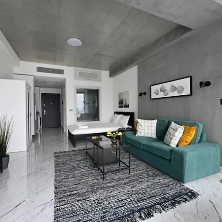 Cool Bright W Parking Poolviews! #238 *